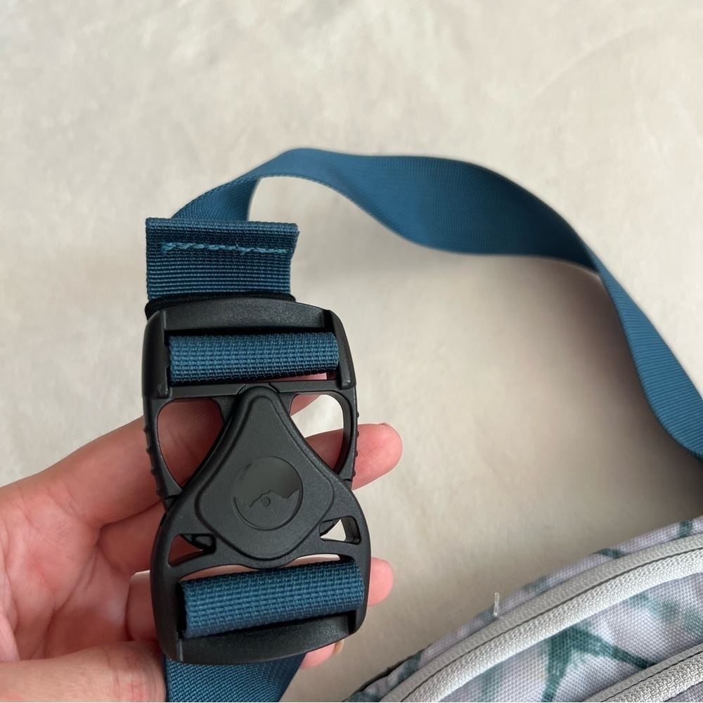 Kavu Spectator Waist Pack - Picture 8 of 9